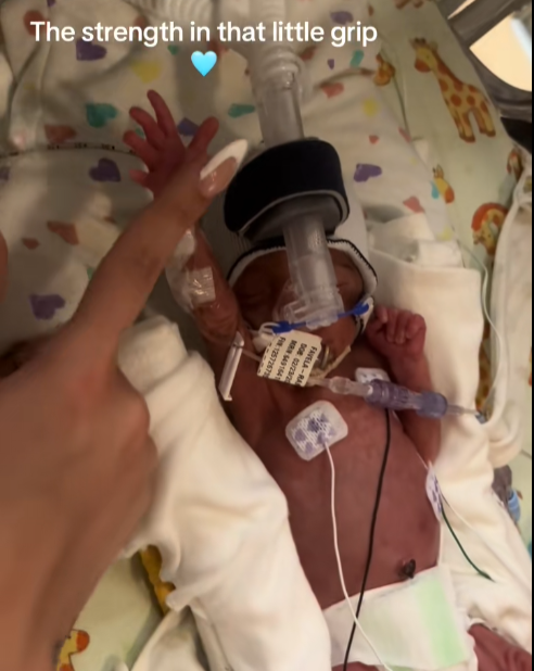 💙 A Tiny Fighter Named Leo: Help Her Breathe and Live